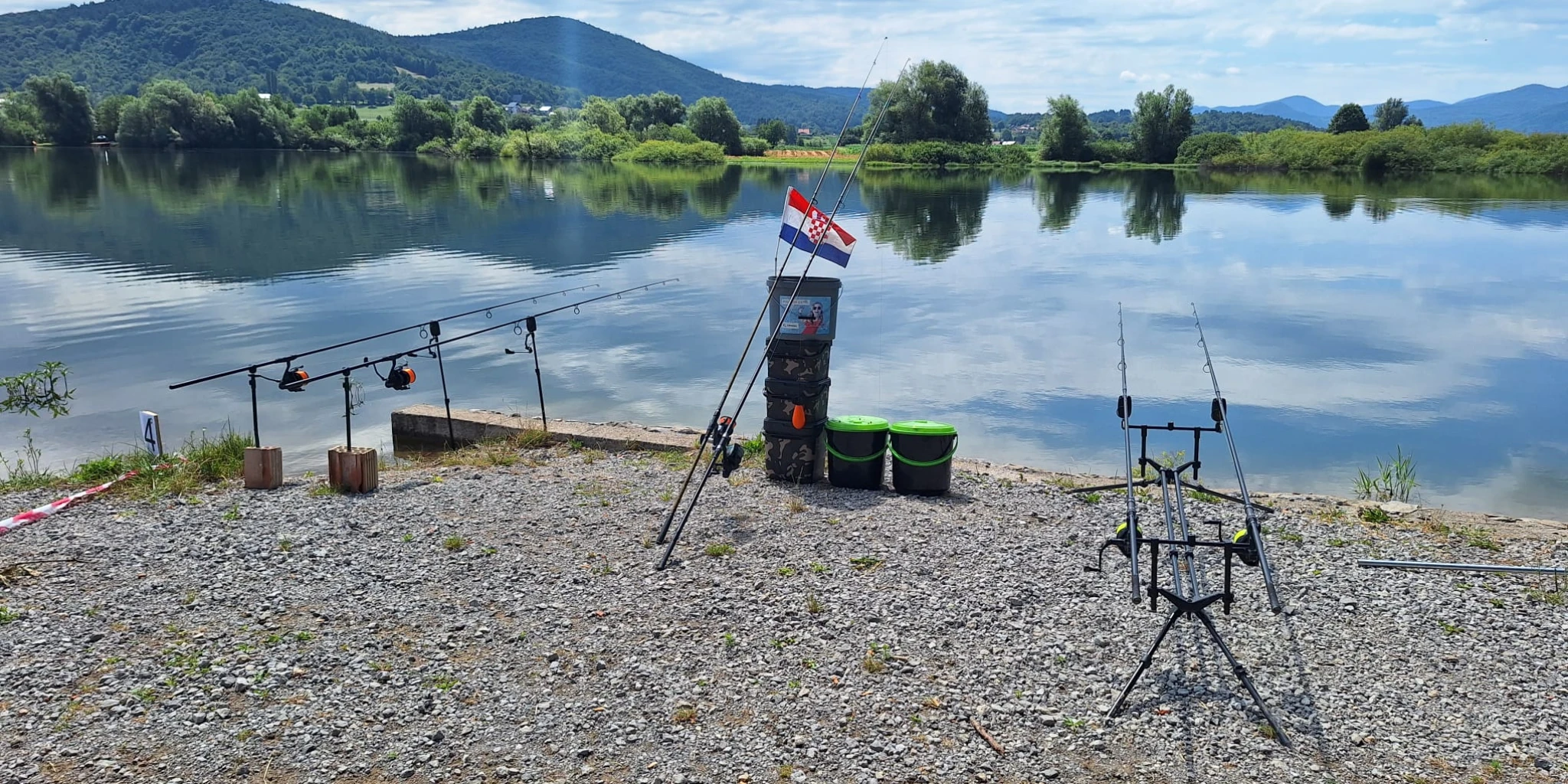 Tri ribe prve noći i odlična atmosfera