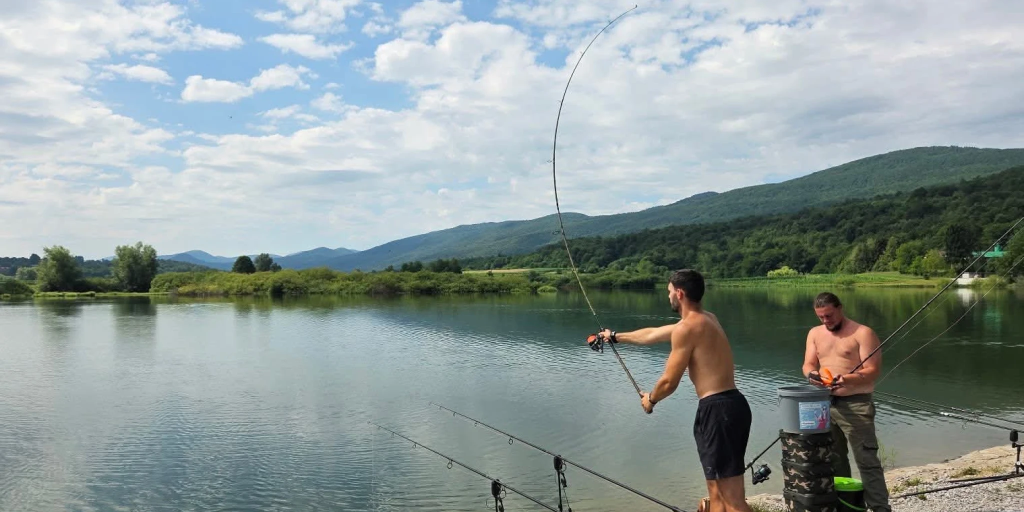 Tri ribe prve noći i odlična atmosfera